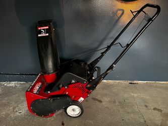 Snapper 5200 Series 5HP Two-Stage Snowblower w/ Electric Start – Needs Gasket