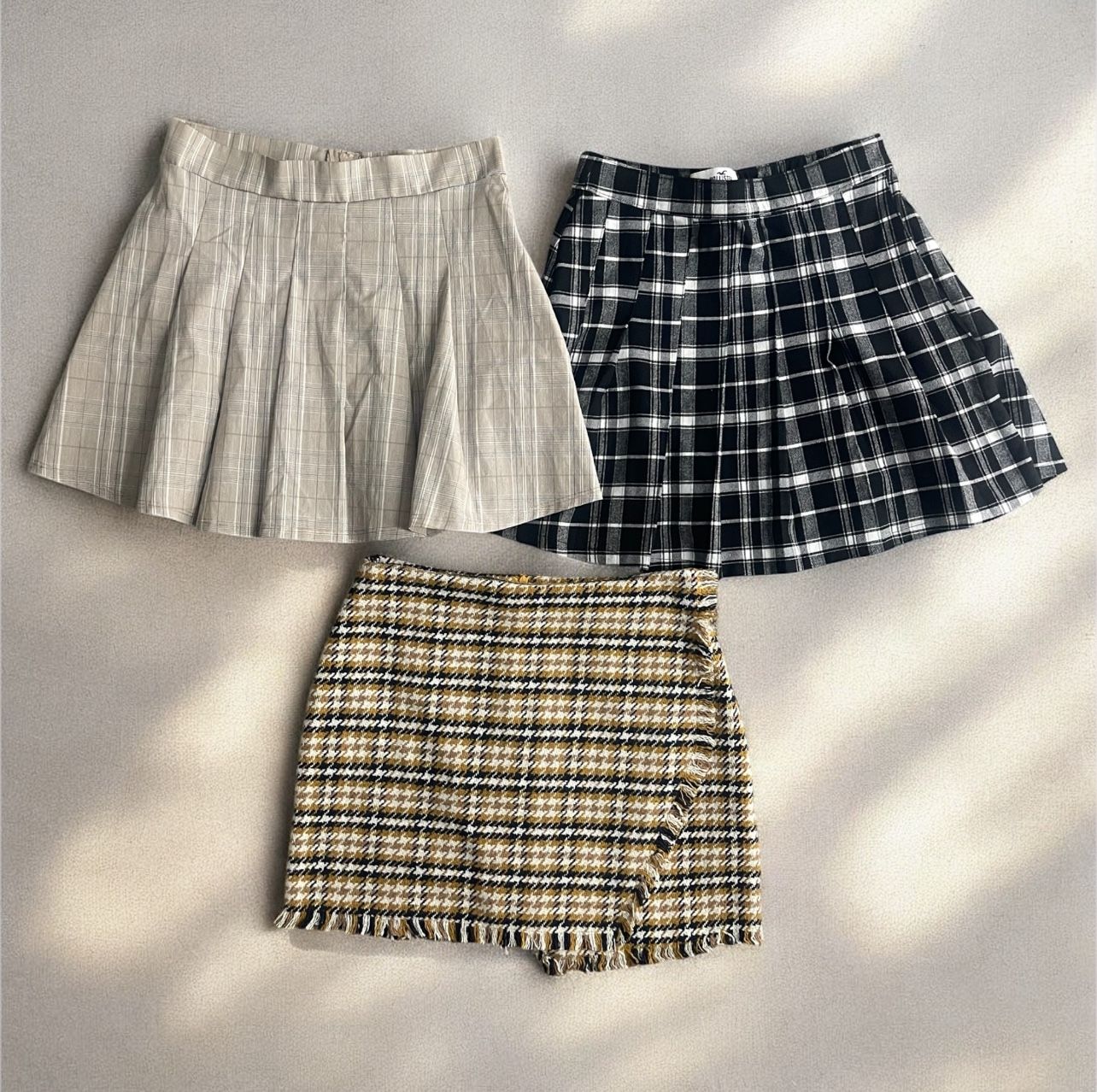 Small plaid skirts , Windsor,Hollister,Fashionnova $25each/cada una