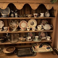antique 1800's american cupboard large solid wood over 100 years old in good condition