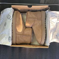 *BRAND NEW* UGG Classic Mini Boot