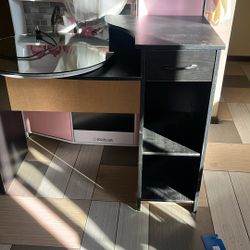 Black small desk. Good condition.