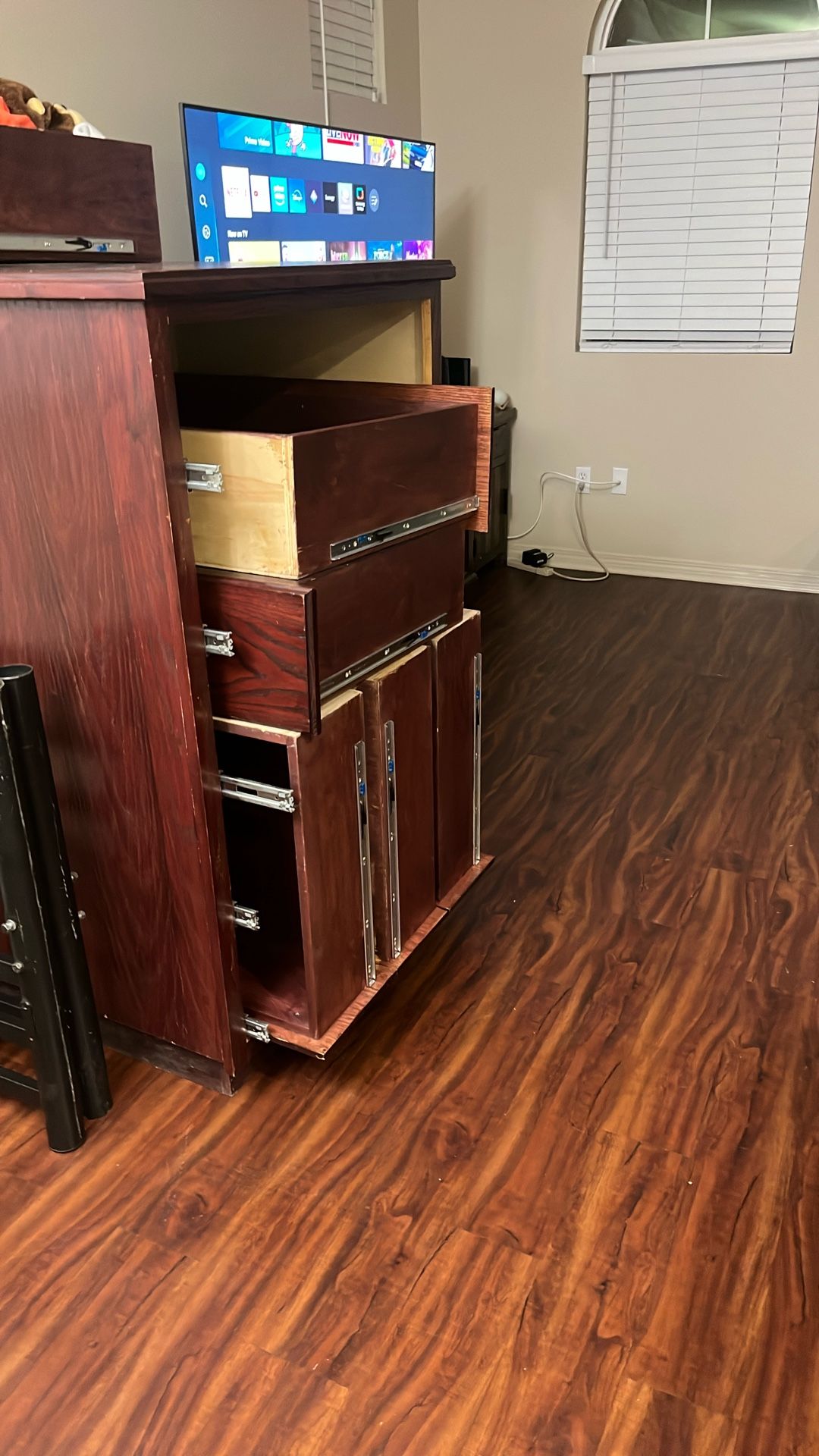 Solid Wood 5- Drawer Dresser