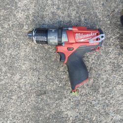 Milwaukee m12 Drill