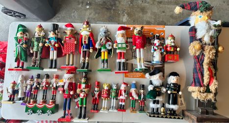 Huge Vintage & Modern Christmas Nutcracker Collection Lot - 23 Pieces