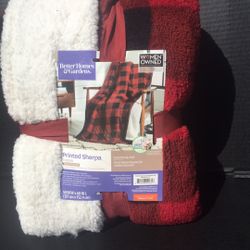 Better Homes & Gardens Oversized Sherpa Throw Blanket Buffalo Check Plaid 50" x 60" Fuzzy Warm  Red Black Buffalo Check Plaid  NEW.