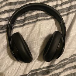 Beats Studio Pros Headphones 