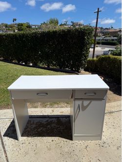 WHITE IKEA DESK