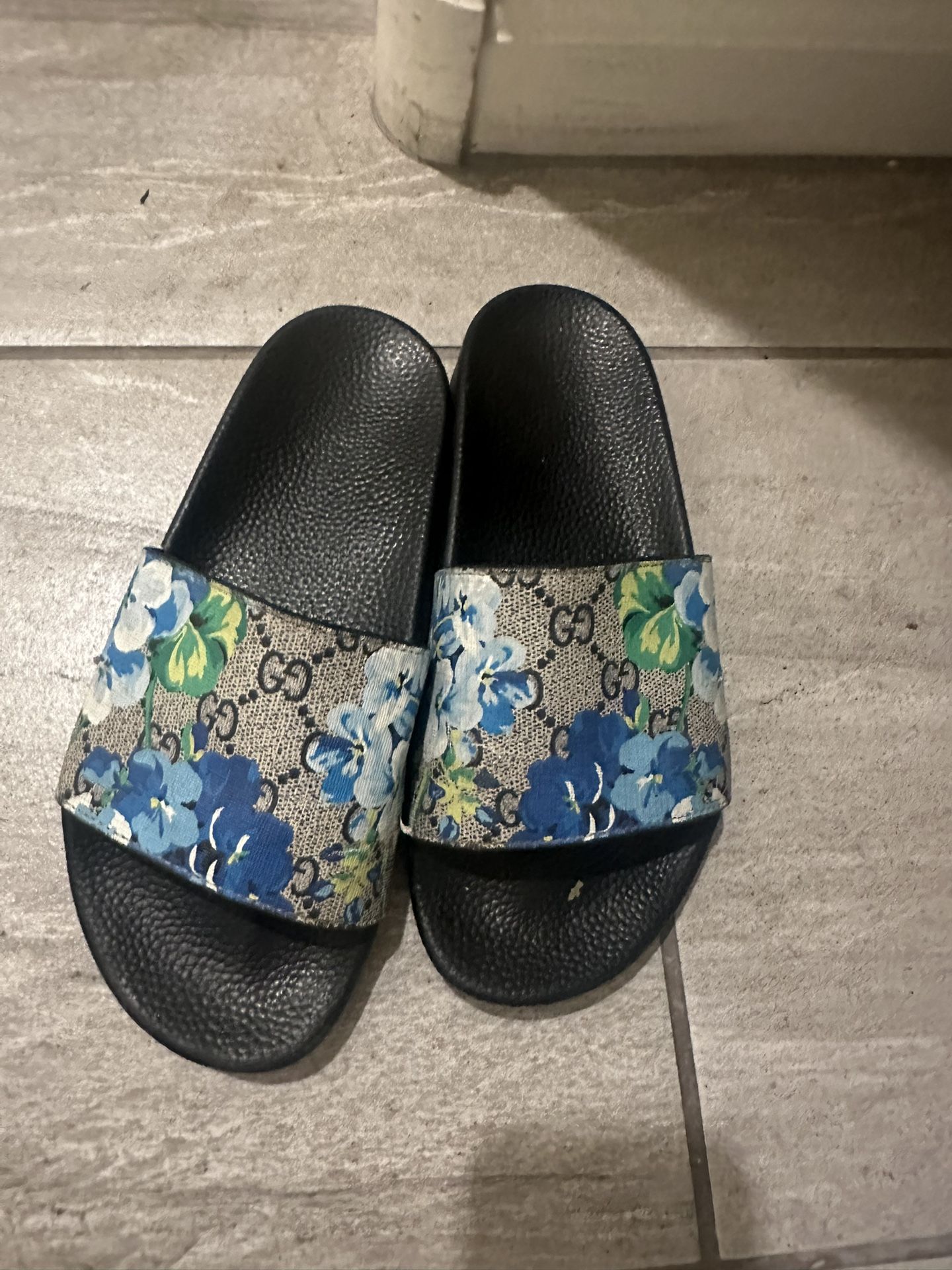Women’s Shoes