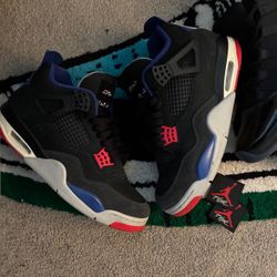 Jordan 4s