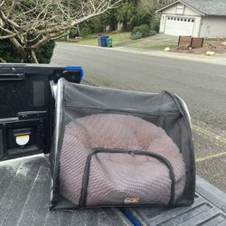 Medium Dog Rabbit Soft Kennel Crate Collapsible like New 24” L by 14” W 18” H 