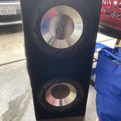 2 12 Subwoofers 