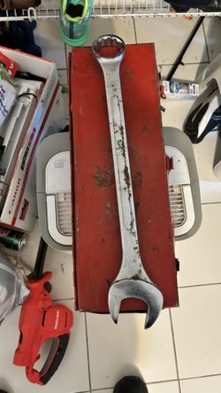 Rachet ,wrench and sockets