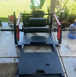 Hip Thrust Machine