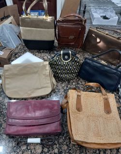 8 PURSES