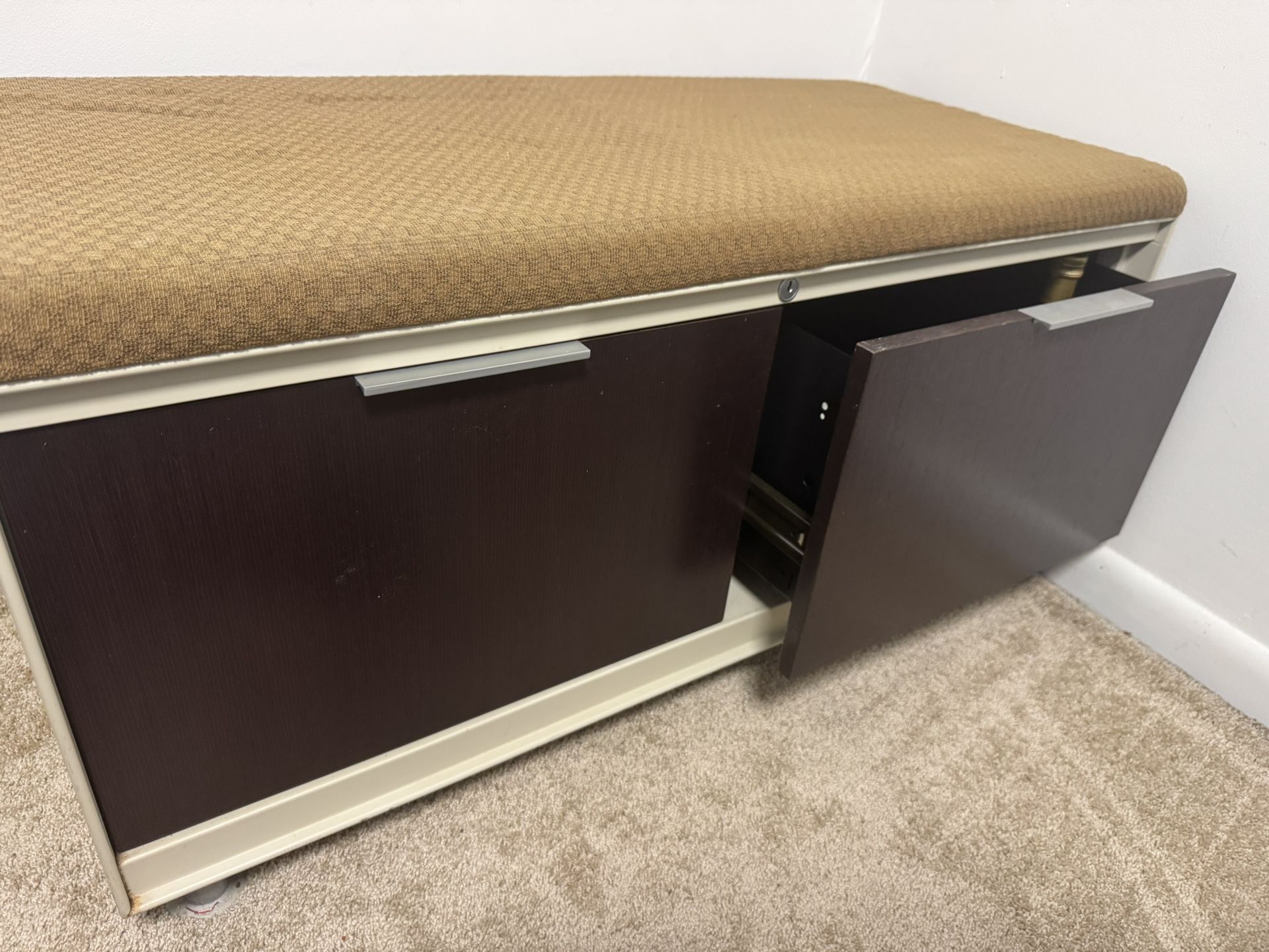 Room Or Kitchen Furniture 