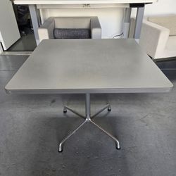 $75% OFF🔥100% AUTHENTIC EAMES HERMAN MILLER TABLE 10 AVAILABLE! RETAIL OVER 1K EACH OUR PRICE IS $250 EACH