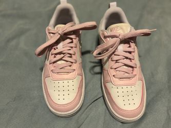 Girl Nike Dunk Low