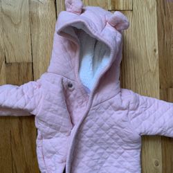 Carter’s Baby Girl Pink Newborn 0-6 Months Snowsuit For Winter Like New With hood And Ears One Peice Sweater Coat Jacket 