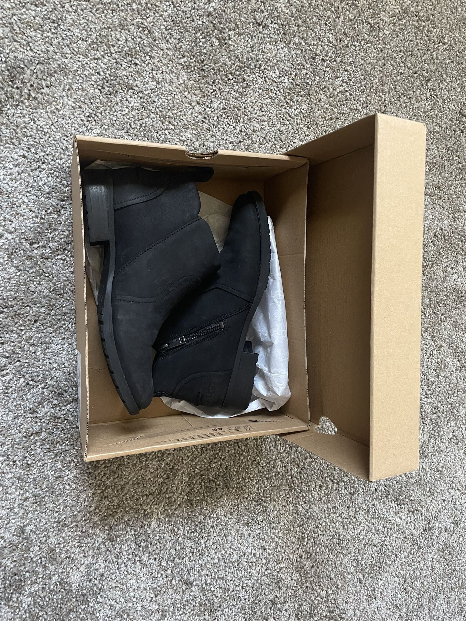 UGG - Women Aureo II Boots Size 7