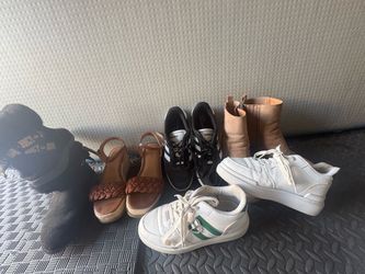 Girl shoes size 8