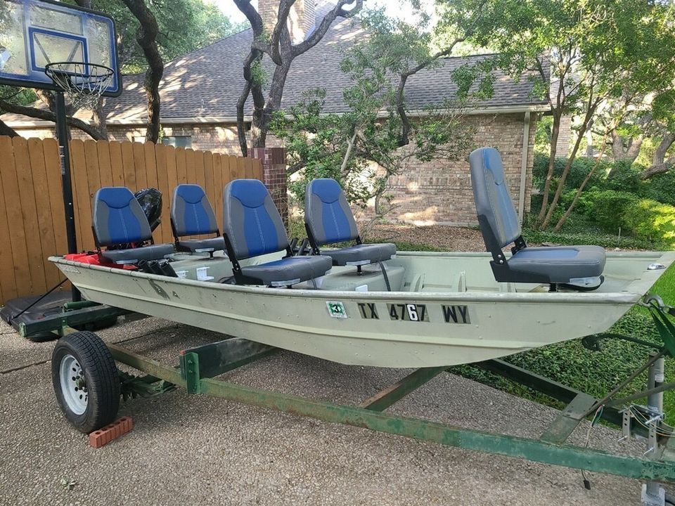 Bass Jon Boat + New Tohatsu motor + Trailer + Trolling + Garmin Fish finder + new chairs +