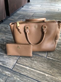 Tory Burch purse and wallet