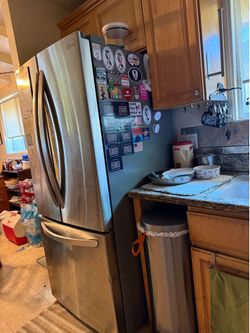 Fridge - LG 25 CU - Currently not working - $100 OBO
