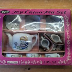 Vintage Jaymar Toy China Tea Set