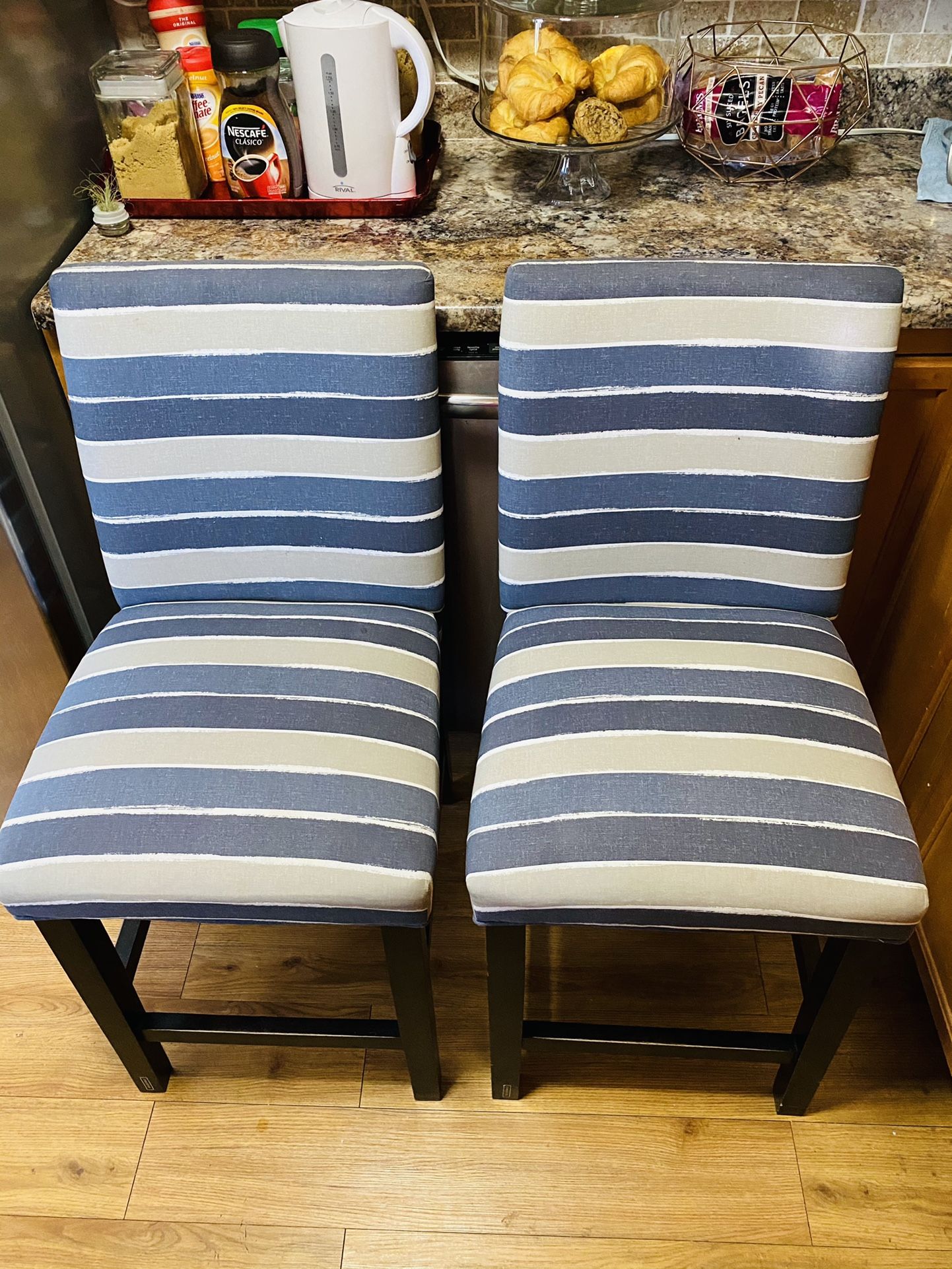 4 Bar/Counter Stool Chairs