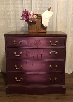 Antique dresser 🎨 hand painted