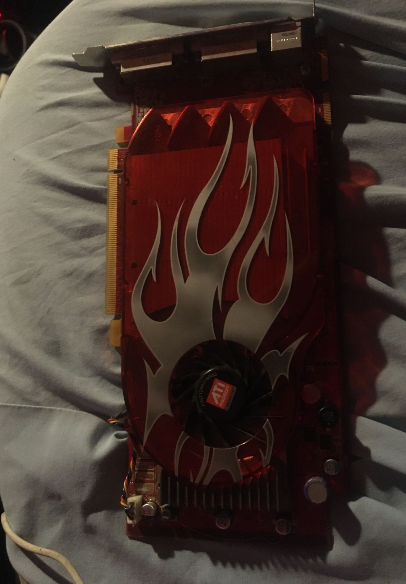 ATI ATI-102-B10201 Radeon HD 2600 XT 256MB Video Graphics Card