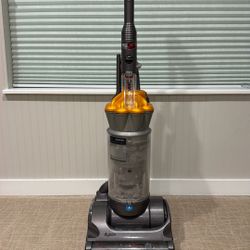Dyson - DC17 Upright Vacuum
