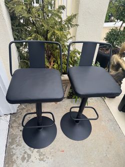 Black Bar Stools – Set of 2