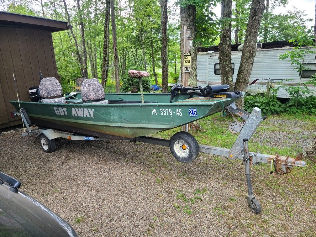 14' Fishing Boat