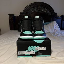 MENS JORDAN 1 GREEN GLOW SIZE 11 SNEAKERS