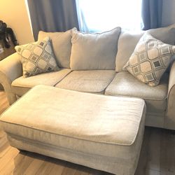 Sofa + Ottaman