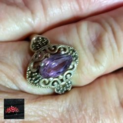 AFRICAN AMETHYST AND MARCASITE, STERLING RING SIZE 10. MEANING 👇 (180994)