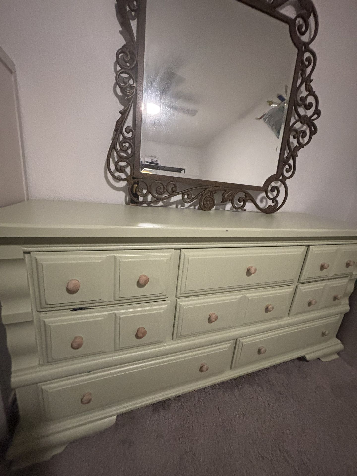 Dresser