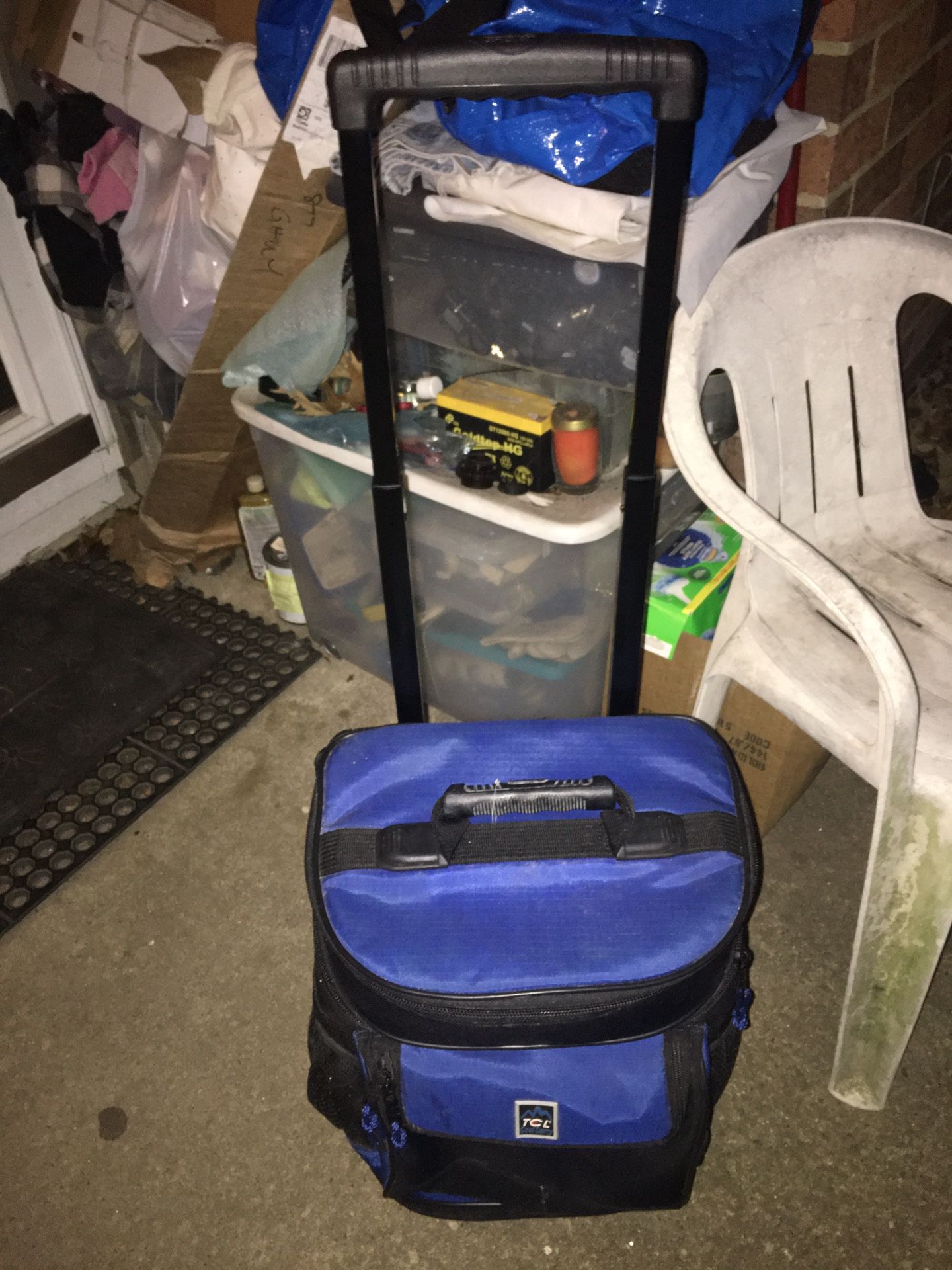 Like new rollaround backpack cooler with extension handle only $30 firm