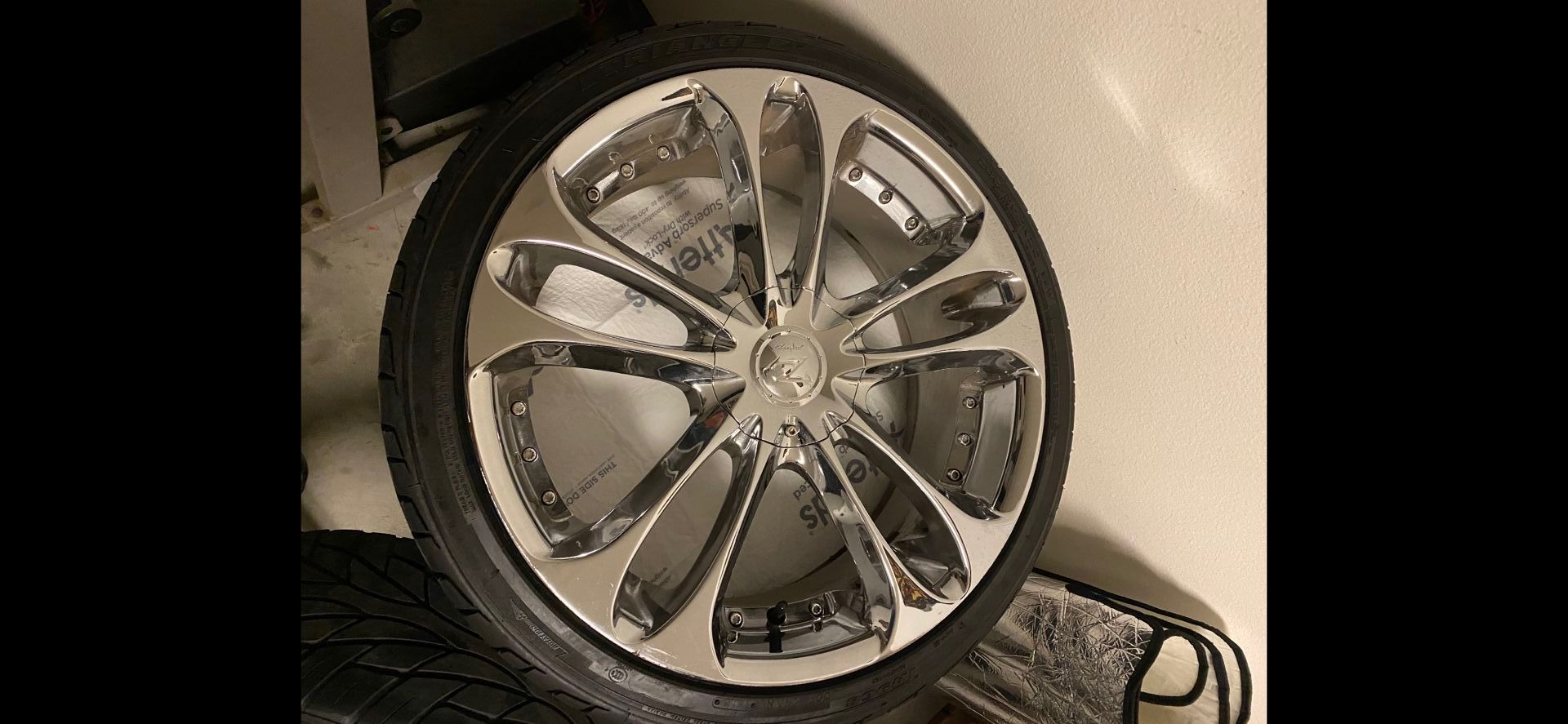 Size 20 chrome rims;tires 90% thickness;245/35/20 size of tires
