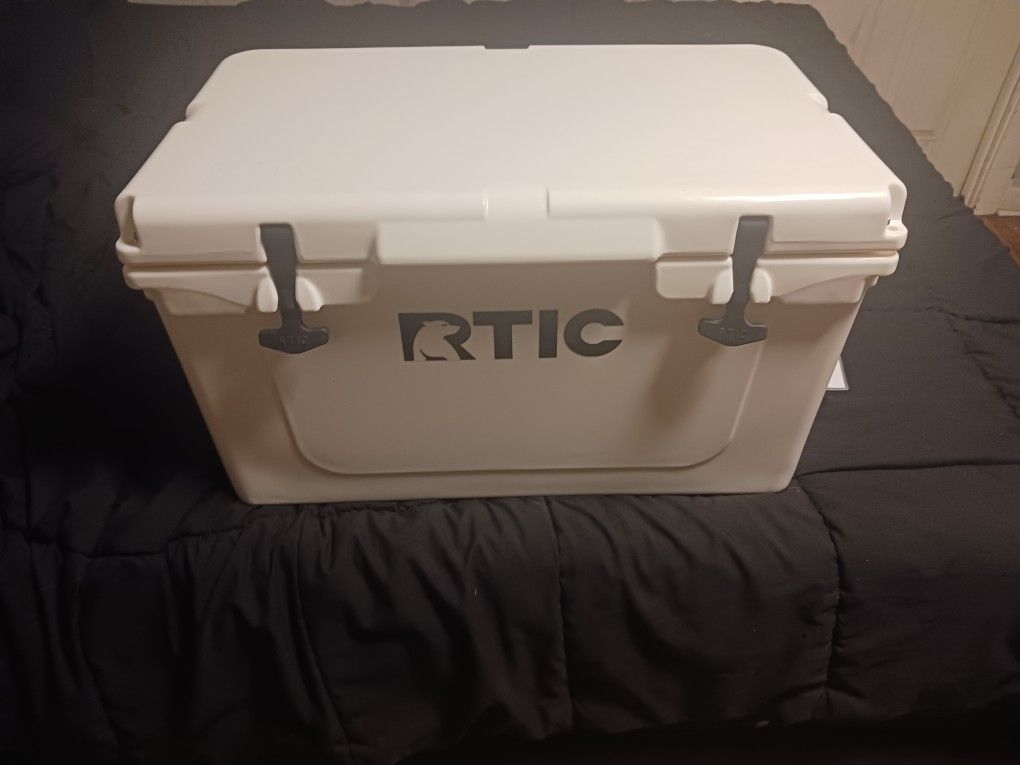 RTIC 45 QT COOLER BRAND NEW