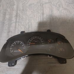 02 Chevy Trailblazer Gauge Cluster $60/Trade