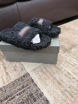 Black Fluffy Slide Slippers