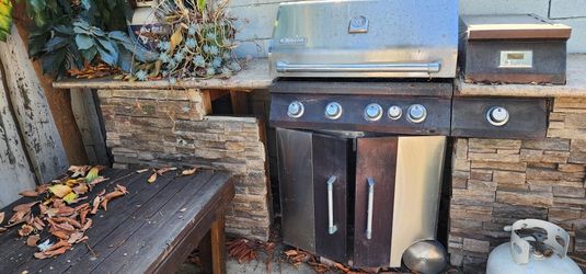 Free Brbq And Bench.