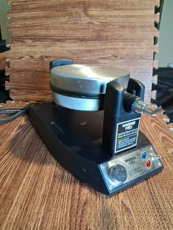 Waring Pro Restaurant Style Thick Belgian Professional Waffle Maker - WWM200SA $37 OBO