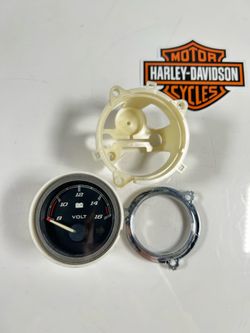 2018 Harley-Davidson Street Glide Special FLHXS Voltmeter Gauge - 70900165. FREE SHIPPING. SM9KNT0409