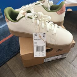 Kids Adidas Shoes  Size 3.5