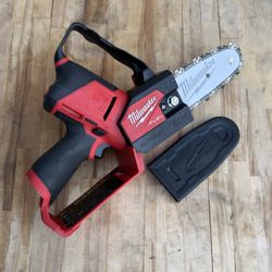 Milwaukee M12 FUEL 6 in. 12V Lithium-lon Brushless Electric Cordless Battery Pruning Saw HATCHET (To