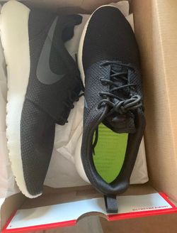 Nike roshe brand new