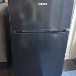 Galanz Mini Fridge with Freezer